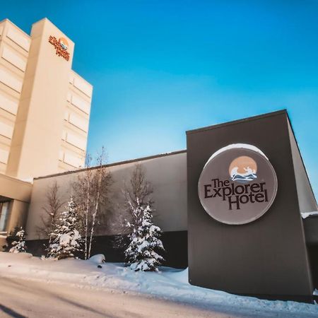 The Explorer Hotel Йеллоунайф Экстерьер фото